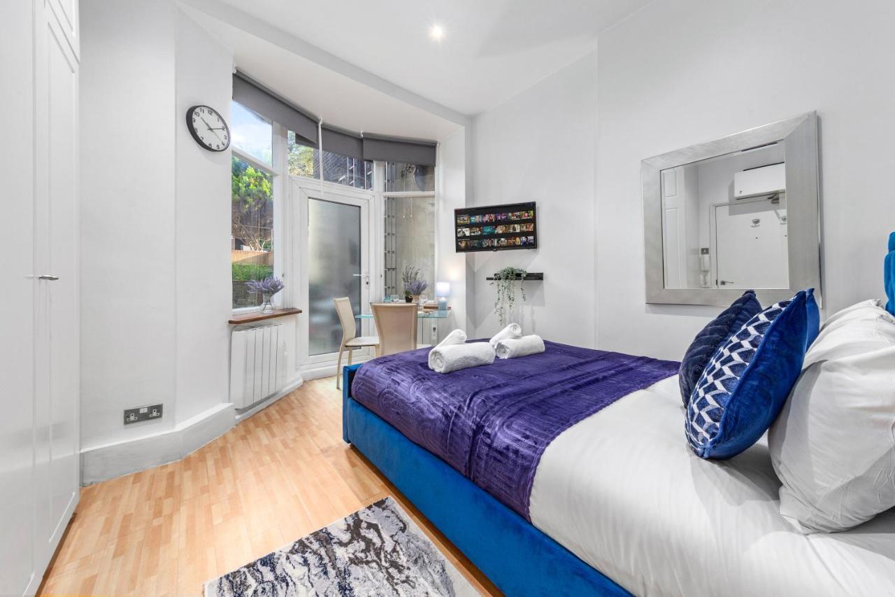Immaculate 1-bed In * Londra