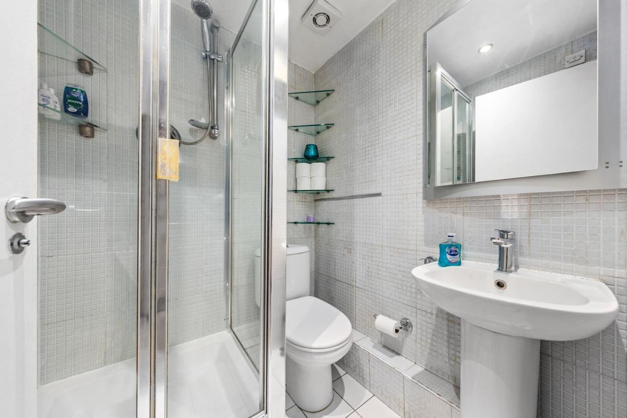 Immaculate 1-bed In * Londra